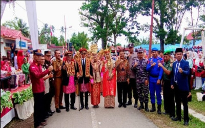 MTs M 20 Natal Raih Juara 1 Pakaian Adat Tingkat SLTP-SLTA Se-Kecamatan Natal dari Lemabaga Adat Budaya Ranah Nata (LABRN)